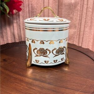 The Met x Anthropologie Floral Sueded Rose Ceramic Candle